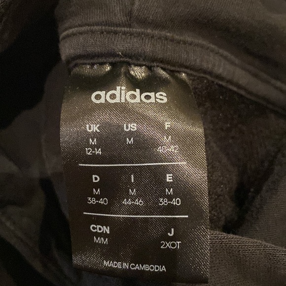 Medium adidas pull over hoodie - Picture 5 of 5